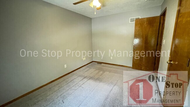 Building Photo - Beautiful 3 bedroom, 2 bathroom home in Le...