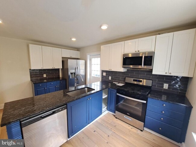 Building Photo - 1100 Green St