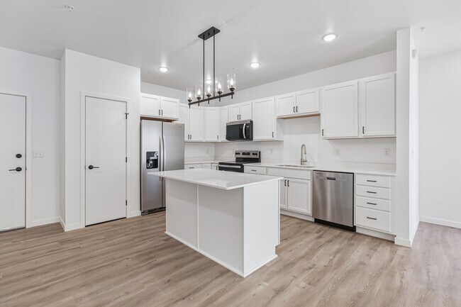 Building Photo - 2465 62nd Ave S