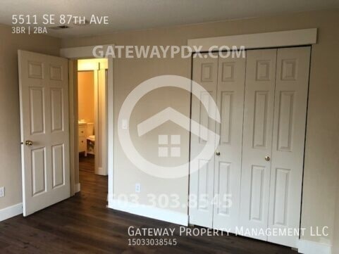 Building Photo - 5511 SE 87th Ave