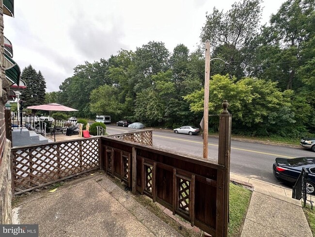 Building Photo - 5206 Bingham St