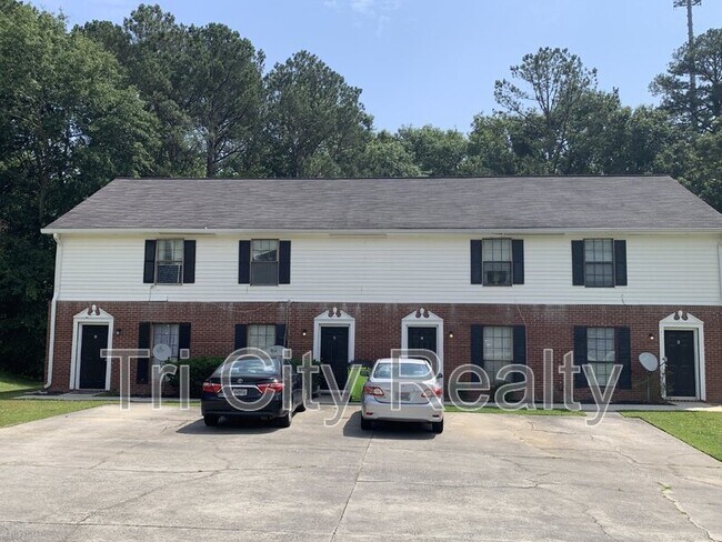 Building Photo - 220 Meadowbrook Ct