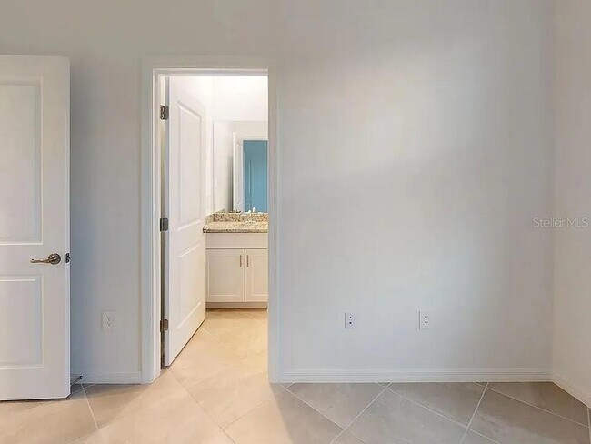 Building Photo - 2017 Gardenia Ave