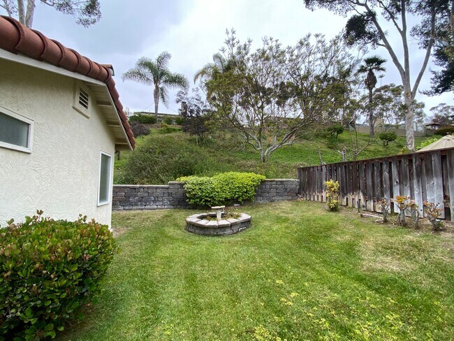 Building Photo - 3BR 3BA home, located in beautiful Solana Beach! Spacious layout with lush landscape