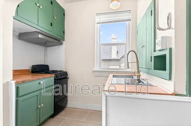 Building Photo - 1432 N Gaylord St