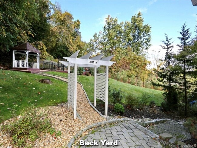 Building Photo - 239 Westside Ave