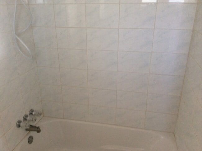 Building Photo - Cute Downtown House!