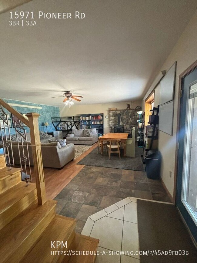 Building Photo - 15971 Pioneer Rd