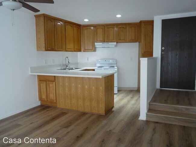 Building Photo - 8780 Shoreham Dr