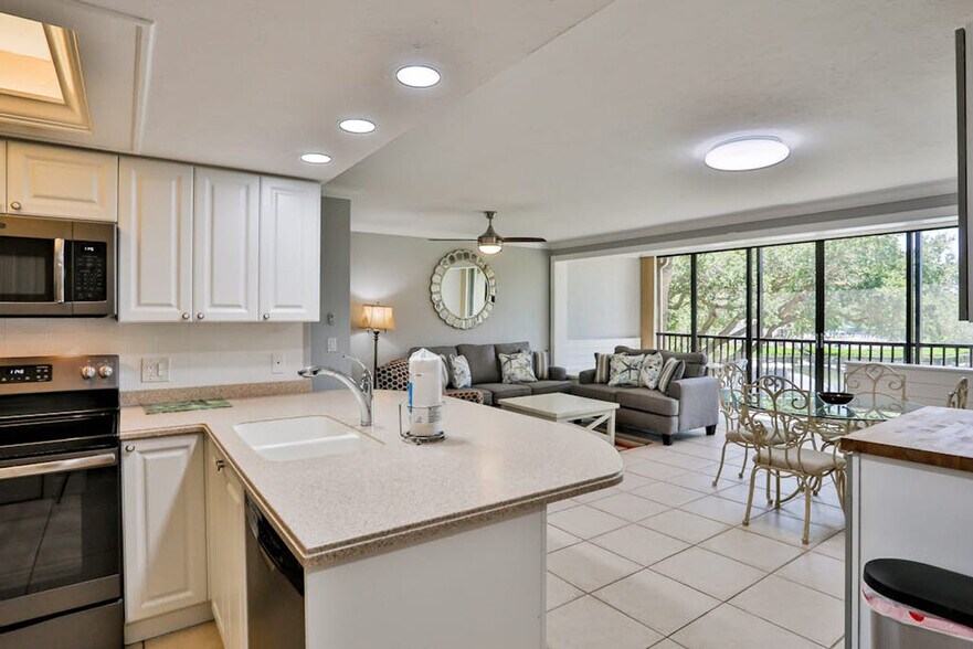 Building Photo - 1500 Midnight Cove II Pl