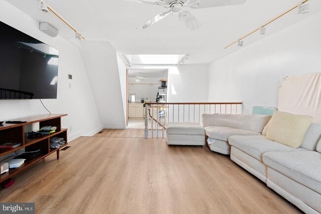 Building Photo - 317 S 18th St