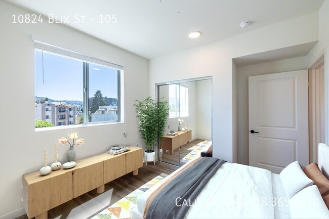 Building Photo - 10824 Blix St