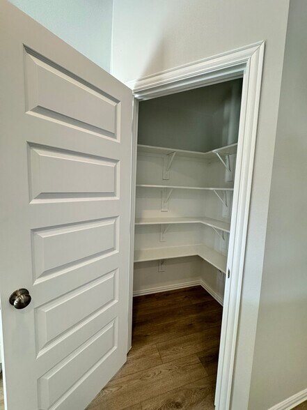 Building Photo - 2022 Sycamore Ridge Trl