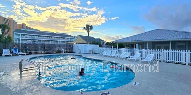 Primary Photo - 17642 Front Beach Rd