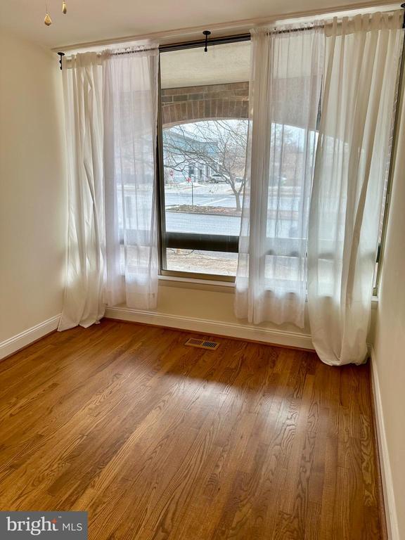 Building Photo - 1741 S Hayes St