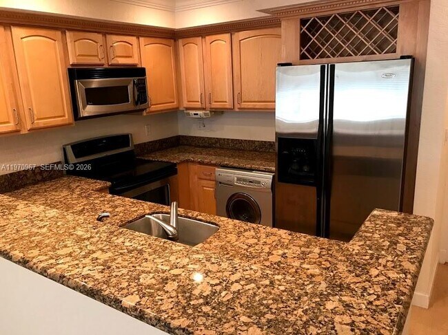 Building Photo - 151 NE 16th Ave