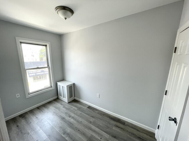 Building Photo - 18 Avenue O
