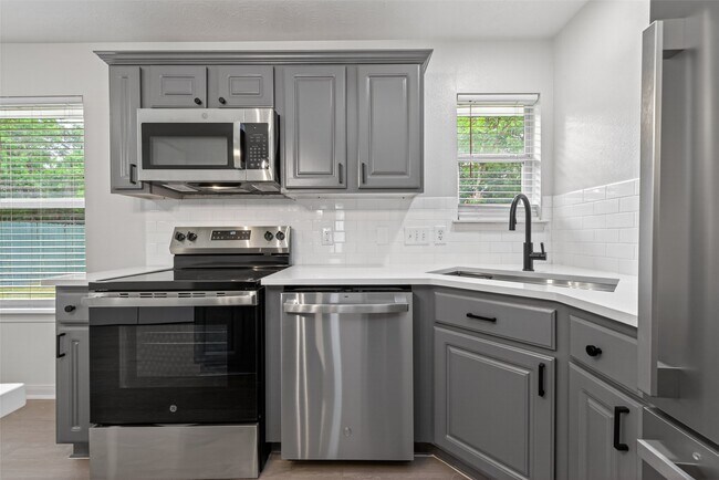 Building Photo - 16348 Ryan Guinn Way