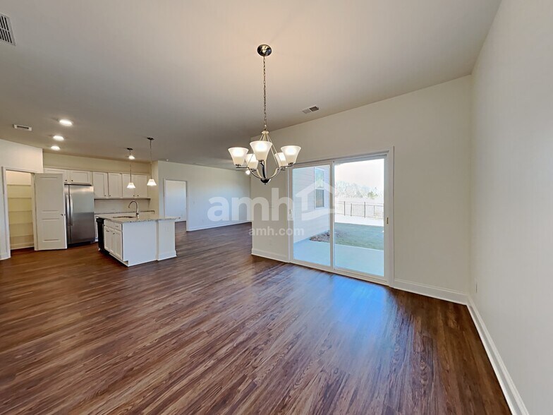 Building Photo - 7072 Creeksong Dr