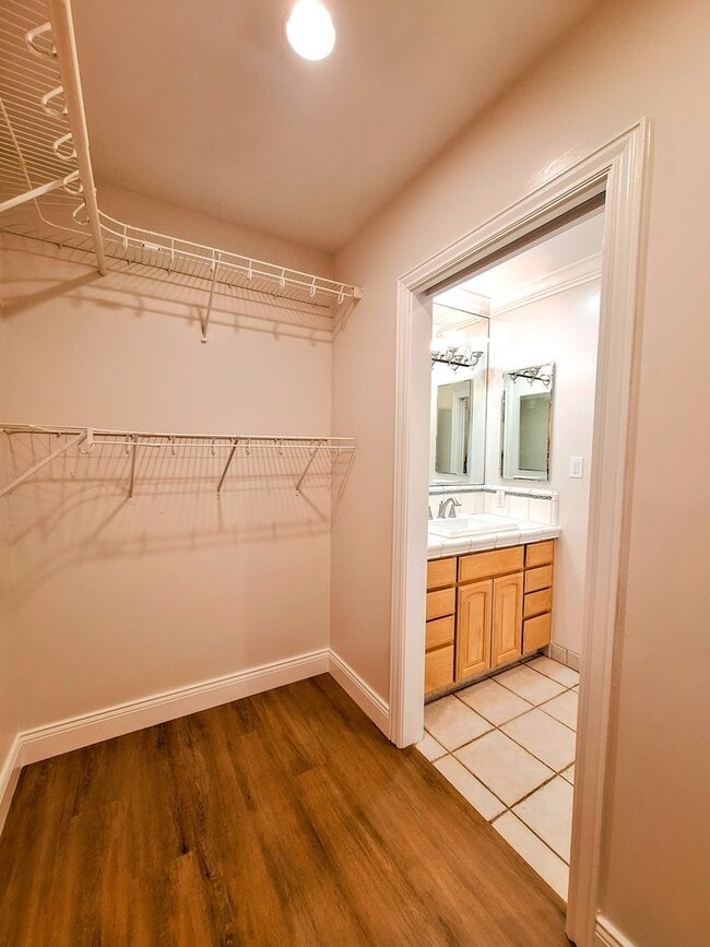 Building Photo - Beautiful Single Story House w/Low Mainten...