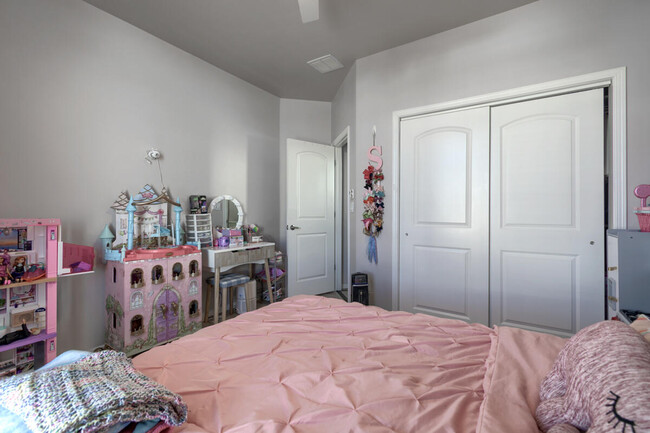 Building Photo - 7360 Skyrocket Dr