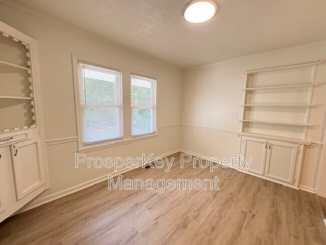 Building Photo - 5244 Winburn Ave