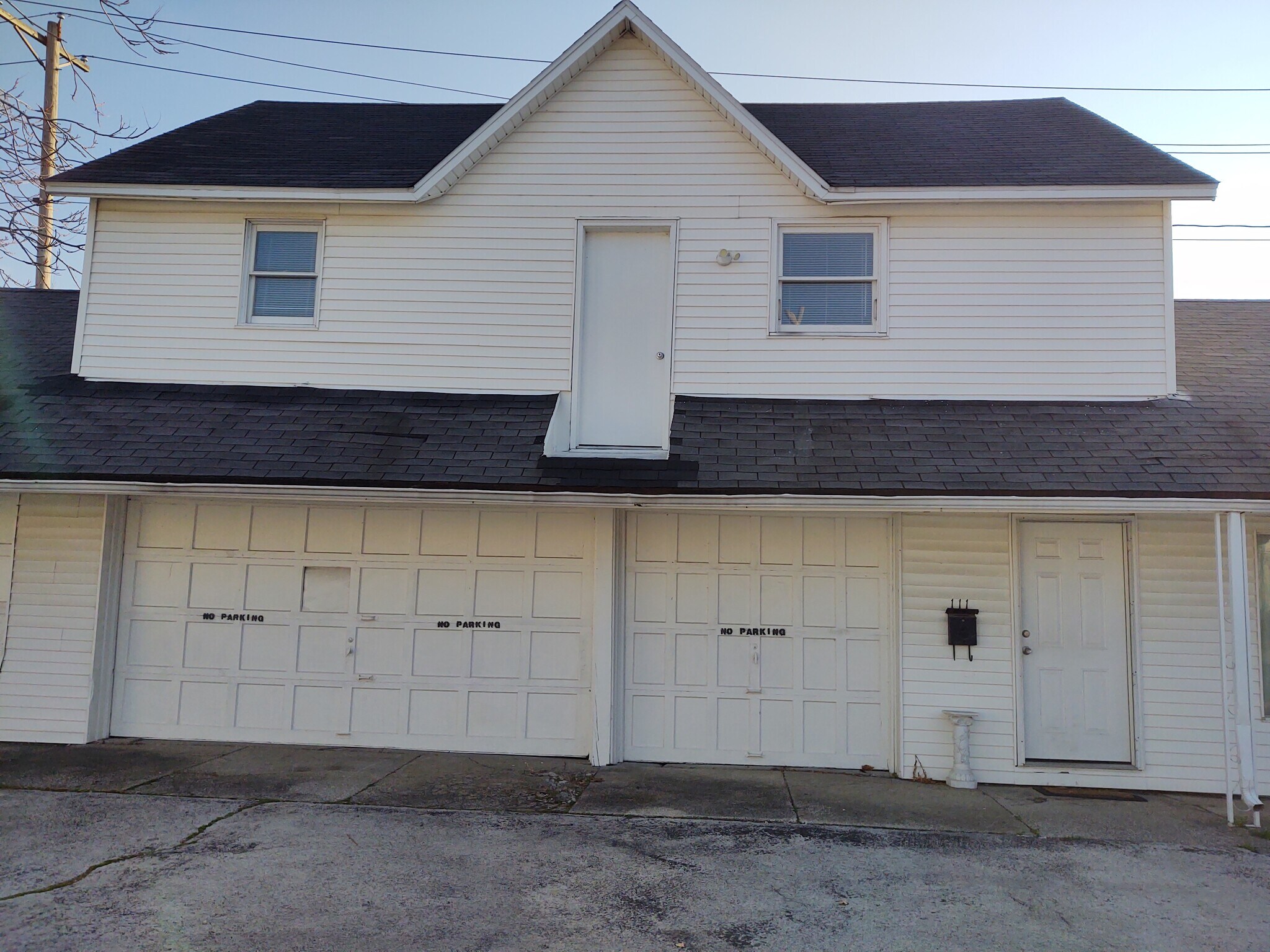 Exterior - Showing Apartment above - 111 Elm St