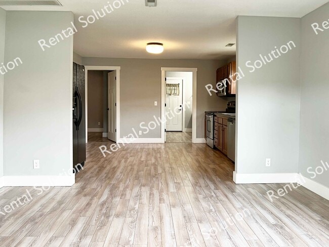 Building Photo - 513 Hickman Ave