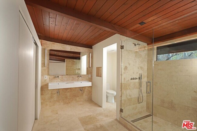Building Photo - 8030 Highland Trail