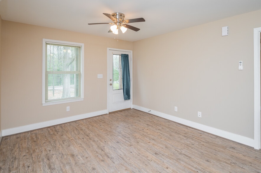 Building Photo - 2005 Coldwater Rd