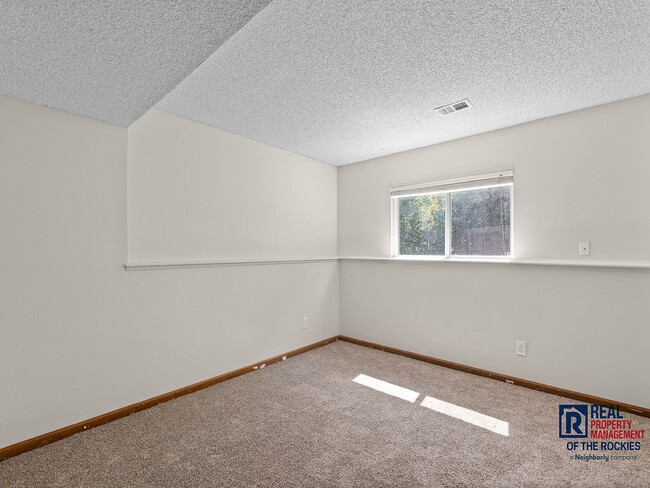 Building Photo - Newly Updated Home in Great Fort Collins L...