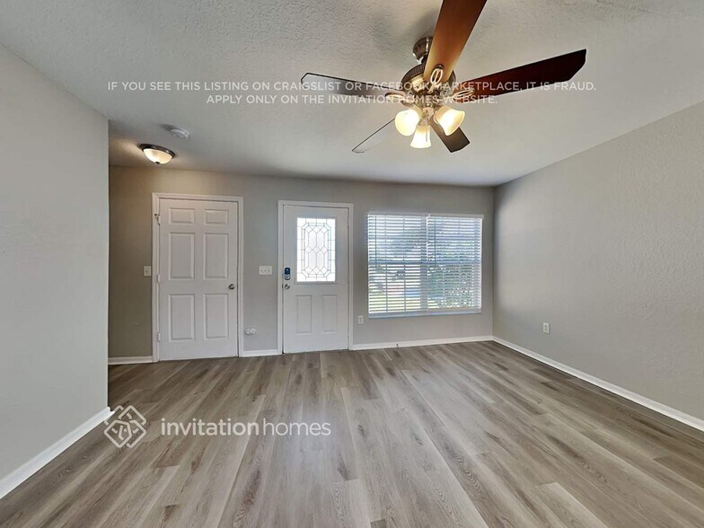 Building Photo - 2137 Sandy Hook