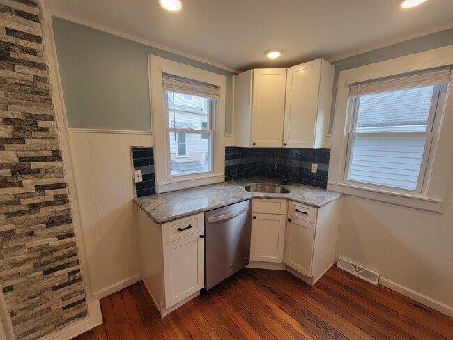 Building Photo - 218 Chatham Ave