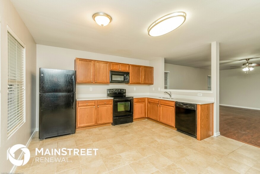 Building Photo - 8406 River Bluffs Dr