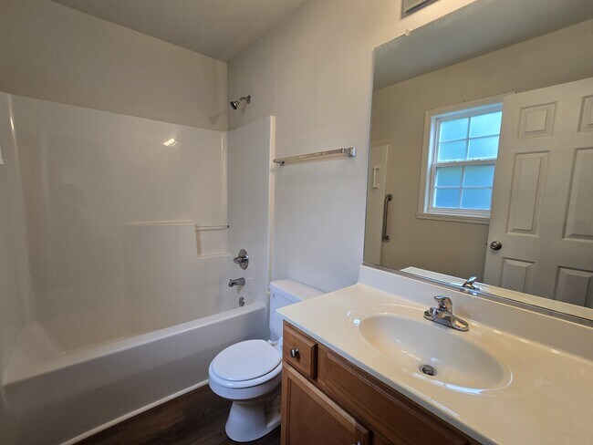 Building Photo - 2447 Mid Salem Dr
