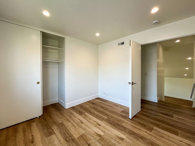 Building Photo - 5281 Tattershall Ave