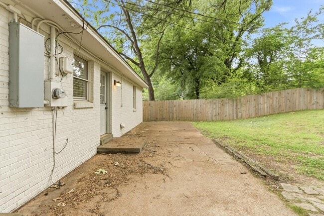 Building Photo - 4906 Verne Rd