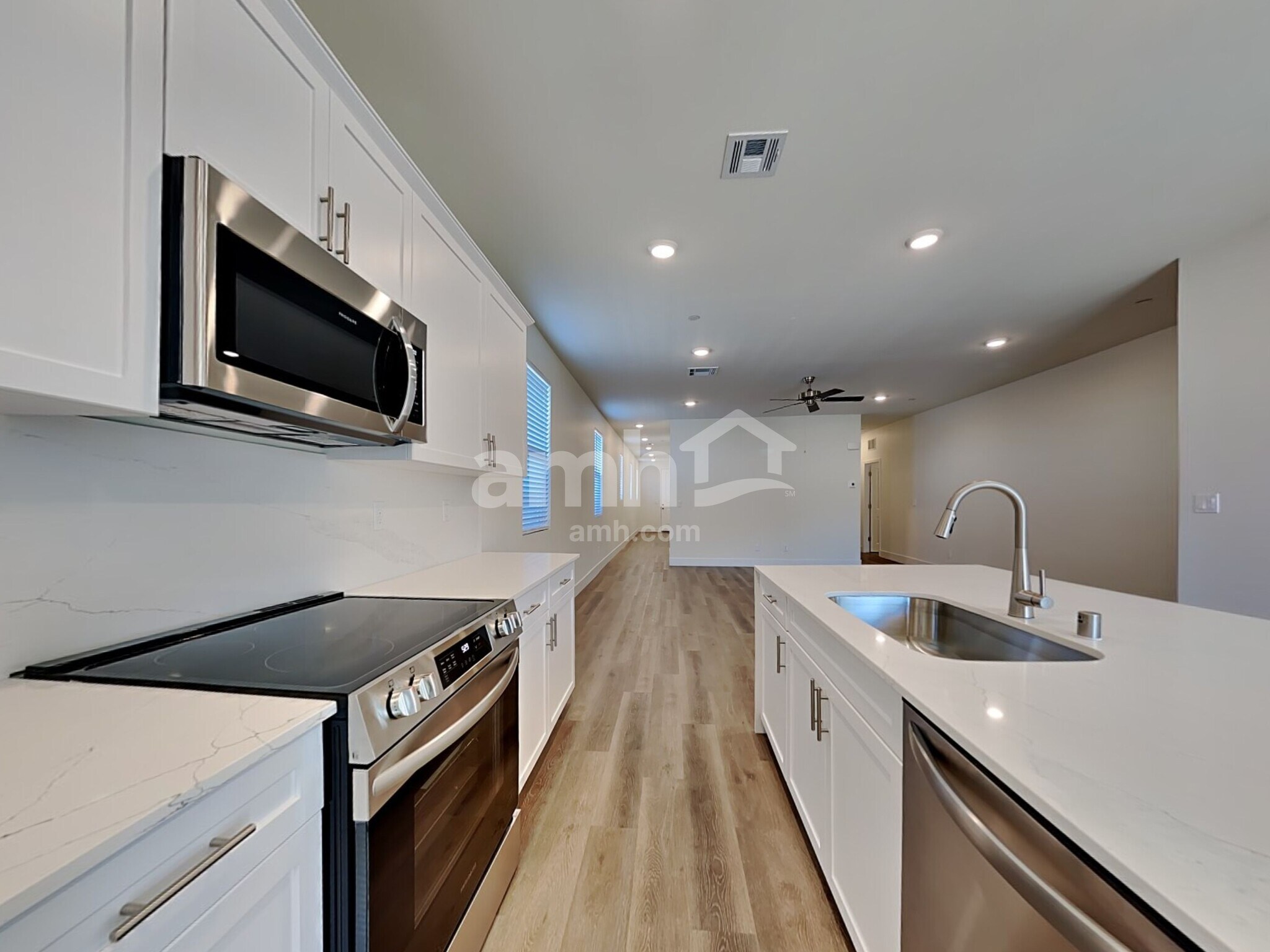 Building Photo - 521 Silverbell Falls Pl