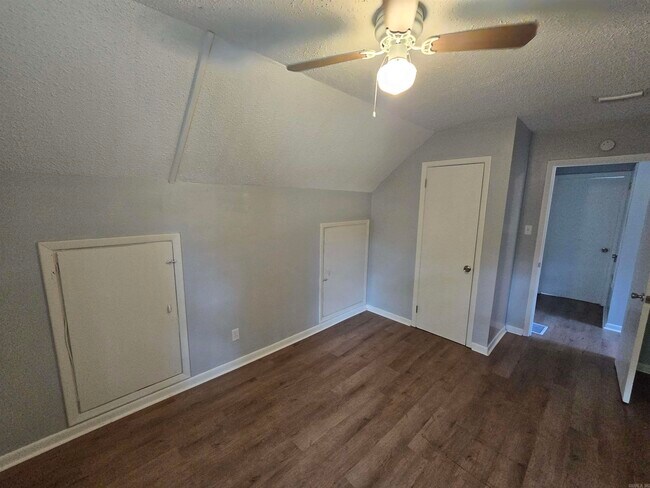 Building Photo - 10318 Independence Ln
