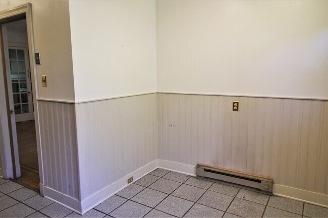 Building Photo - 2026/2027 Off-Campus JHU Spacious 5bd/2ba Rowhome OSP & W/D! Available 6/8