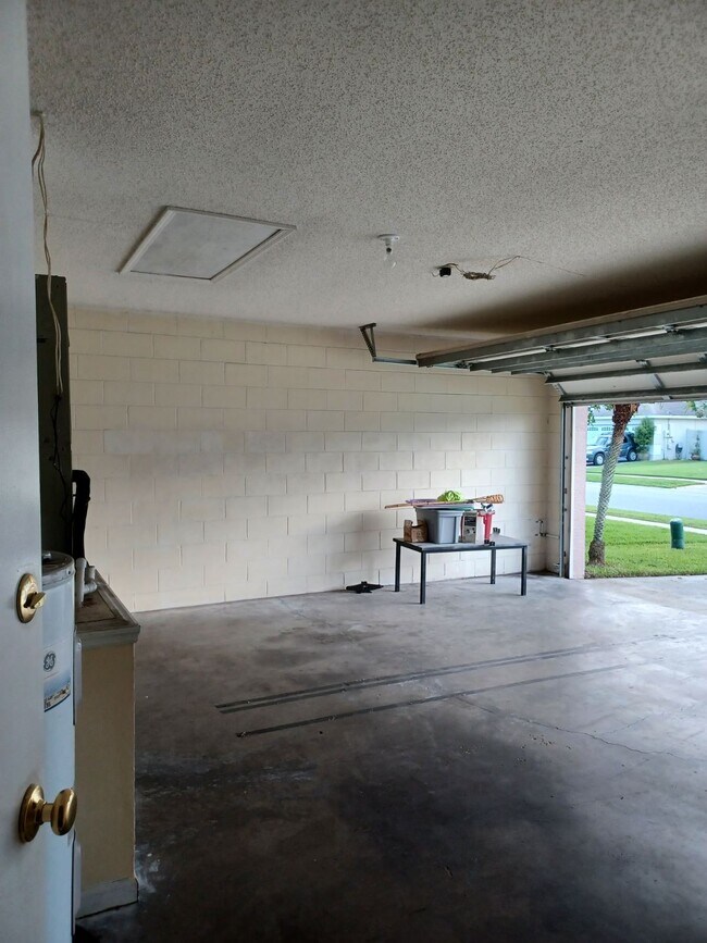 Building Photo - 464 Short Pine Cir