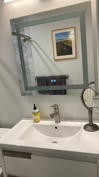 Building Photo - 3236 Garfield Ave