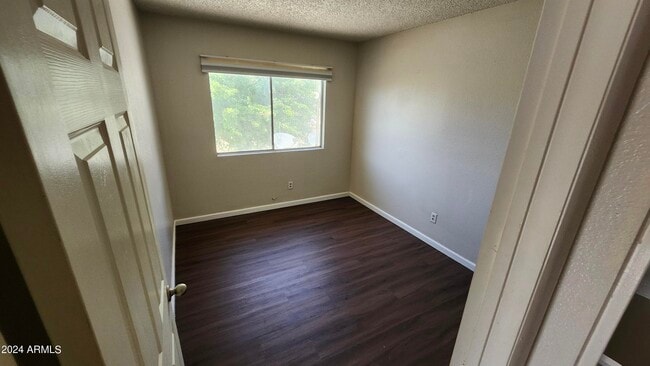 Building Photo - 5844 N 48th Ave