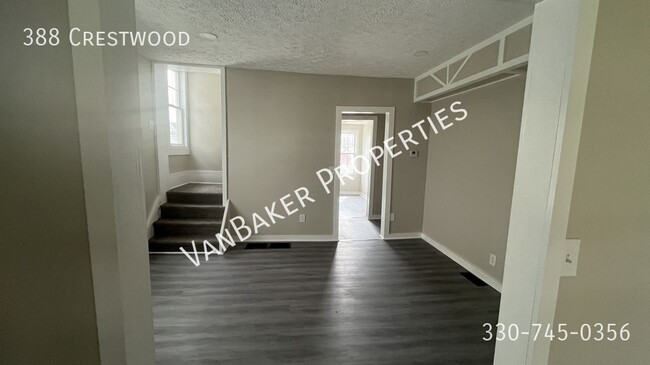 Building Photo - 388 Crestwood-