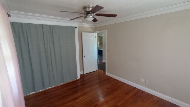 Building Photo - 45 Longfellow Dr