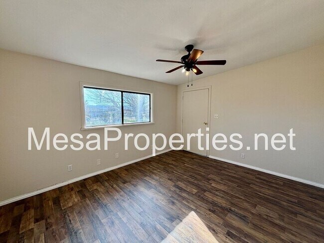 Building Photo - 9964 Arroyo Ave