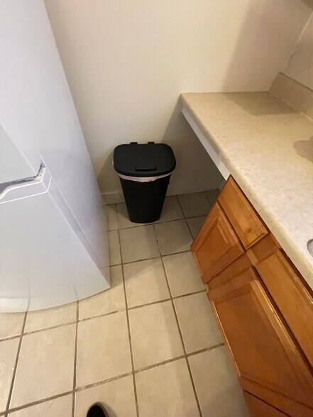 Building Photo - 1315 China St