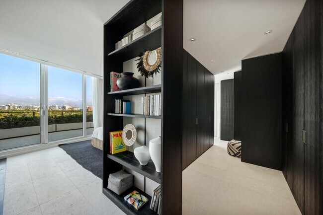 Building Photo - 4701 Meridian Ave