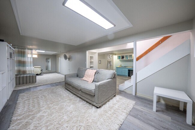 Building Photo - Charming Home in Valley View Gardens