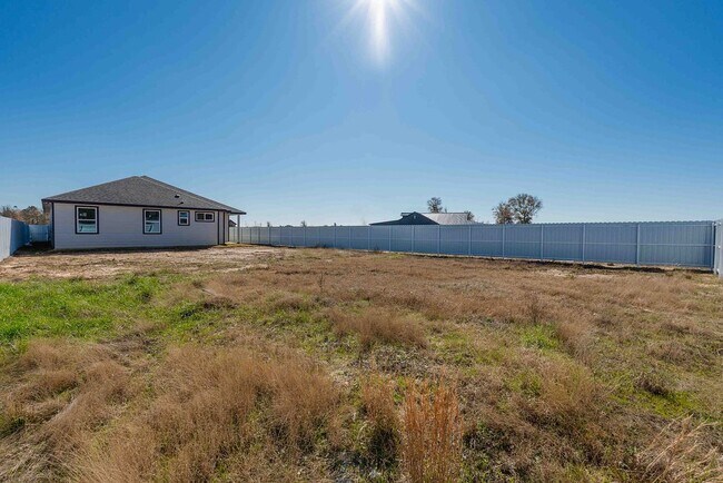 Building Photo - 208 Rd 5714